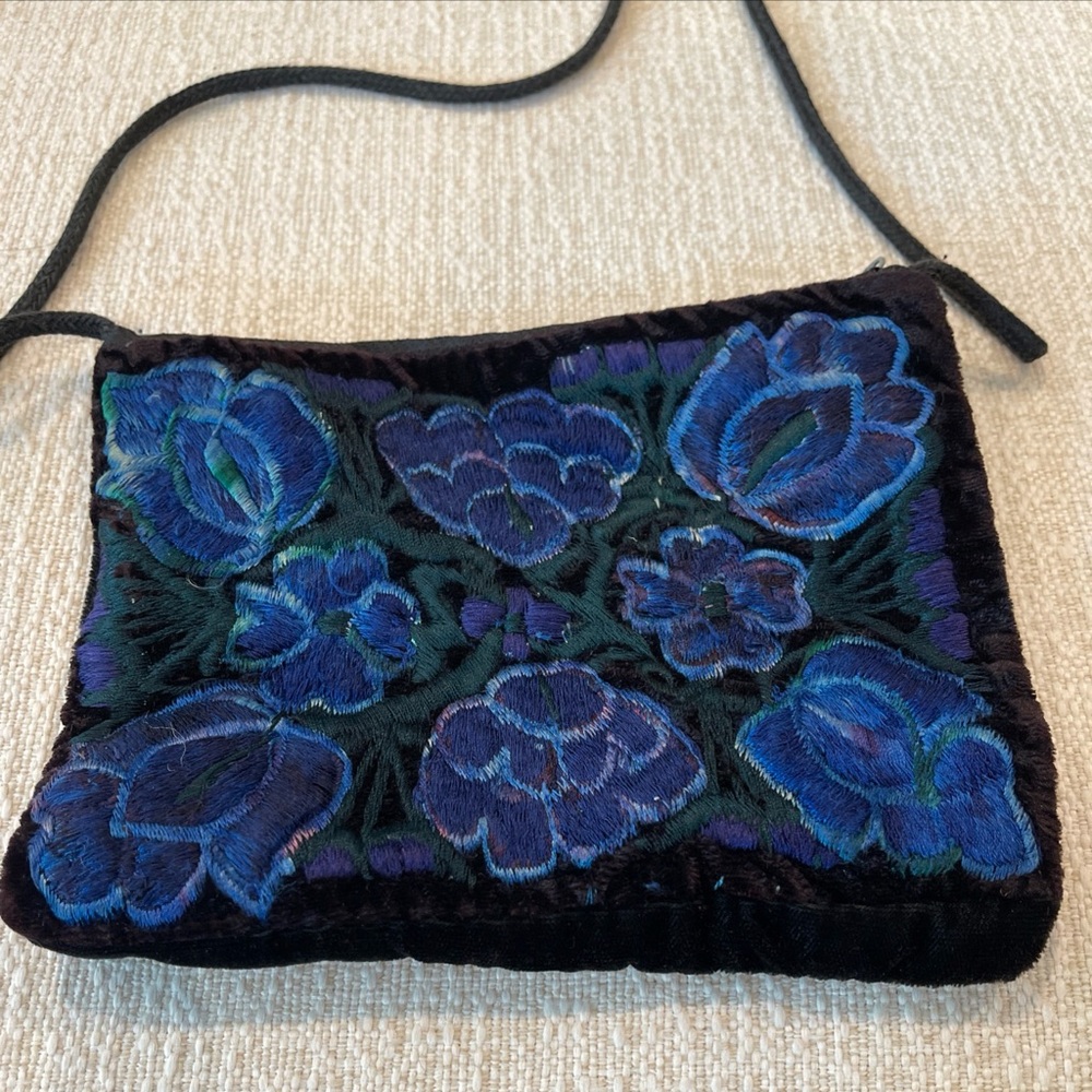 Beautiful Velvet One Pocket Vintage Purse